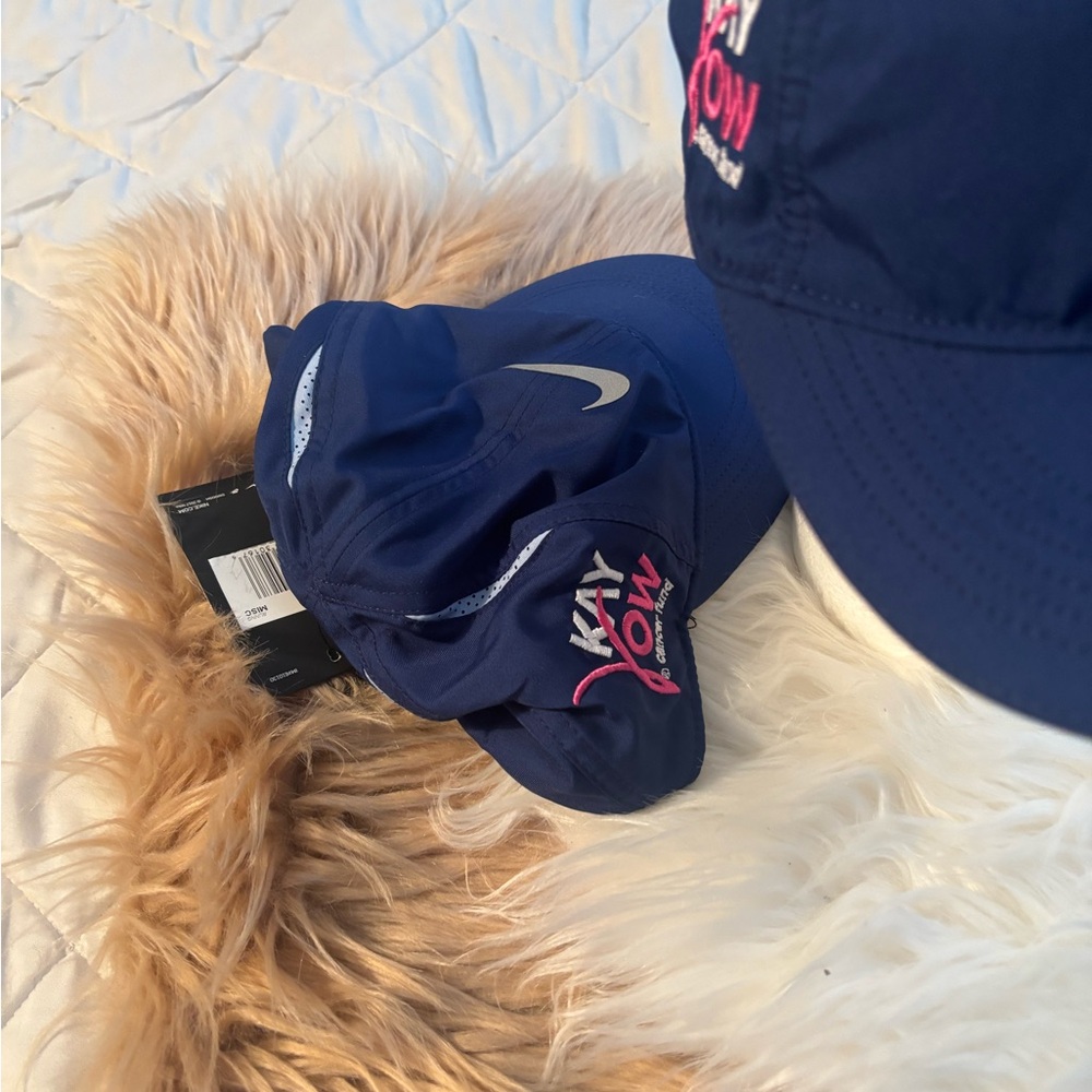 Nike Navy Cap with Metallic Logo - Picture 4 of 5